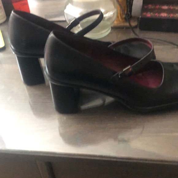 Shoes - Picture 2 of 3